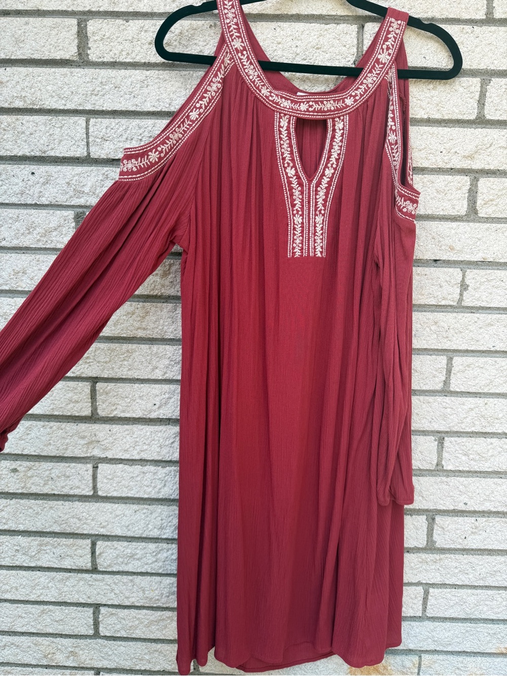 Time & Tru Cold-Shoulder Embroidered Long-Sleeve Dress in Dusty Rose